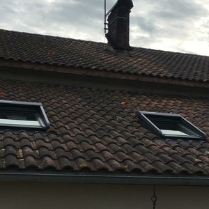 Pose de fenêtre de toit Velux pour votre maison sur-mesure
