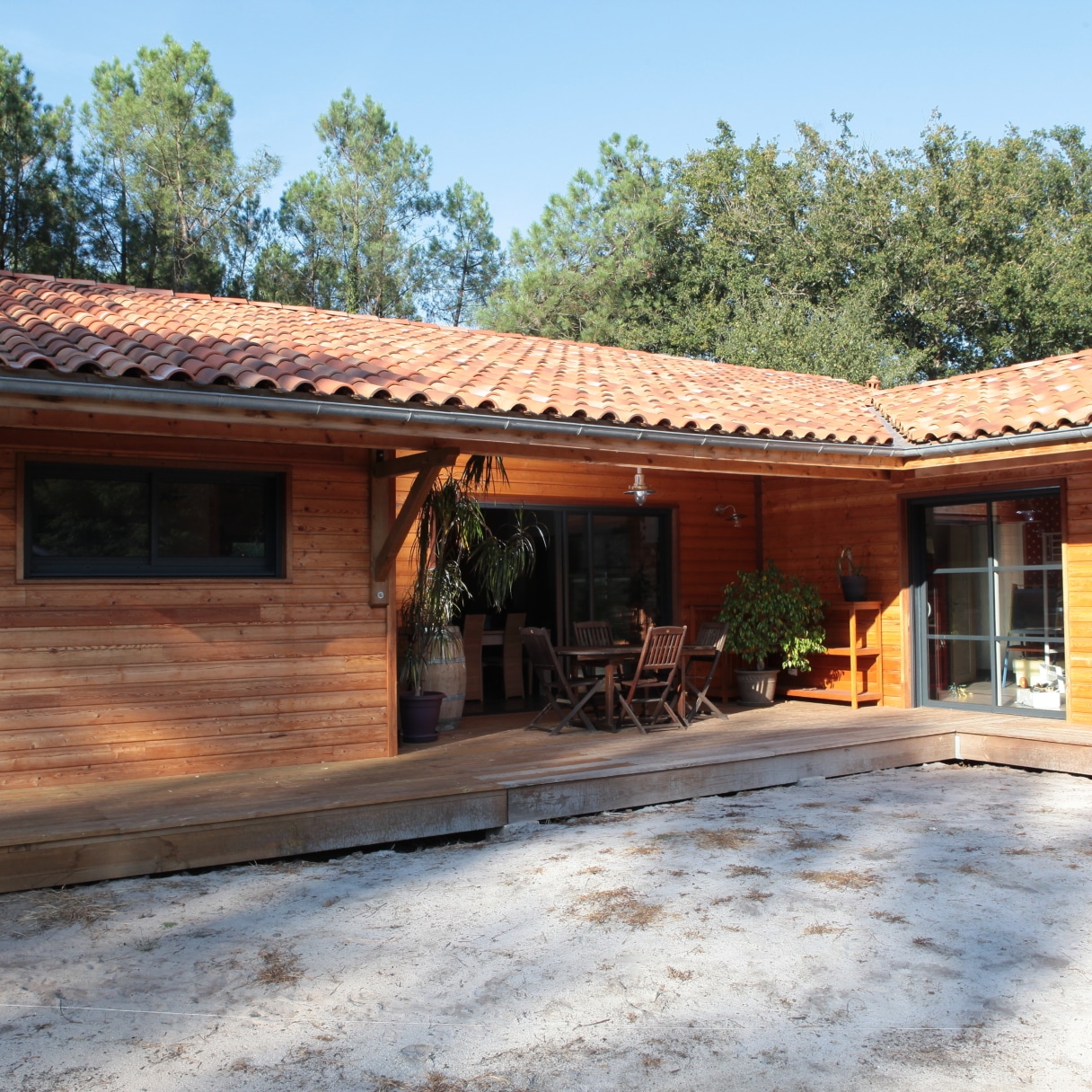 Maison individuelle,Maison bois,Maison individuelle bois,maison ossature bois,Maison individuelle bois landes,charpentier des landes,charpentier rion des landes,bardage horizontal,bardage horizontal bois,charpente traditionnelle,charpente traditionnelle bois,charpente traditionnelle maison