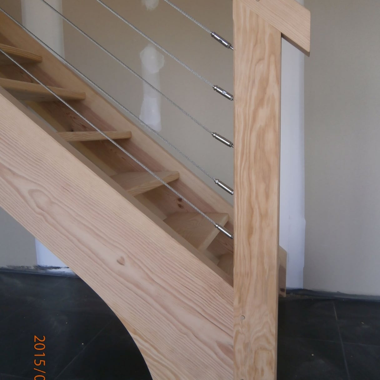 Escalier bois avec garde-corps bois/métal