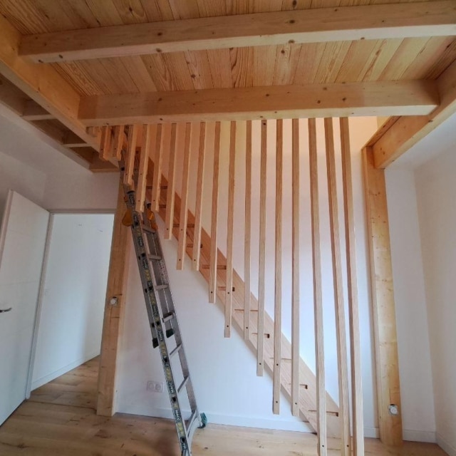Solivage, escalier et parquet en Pin des Landes
