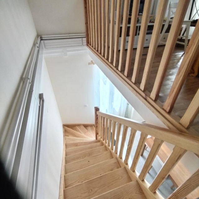escalier,escalier bois,escalier pin des landes,Escalier vallery,vallery escalier,charpentes vallery escalier